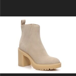 Dolce Vita Celia boot in taupe - size 7